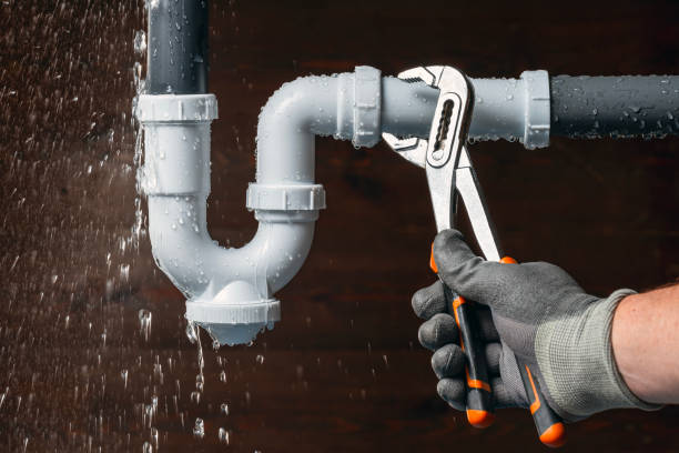 Professional Drain Cleaning technician working in Albers, IL